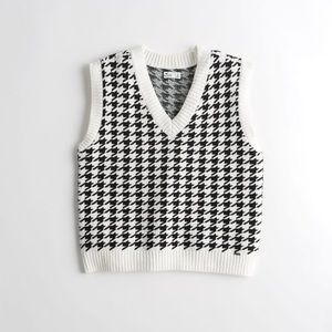 Hollister houndstooth sweater vest black and white